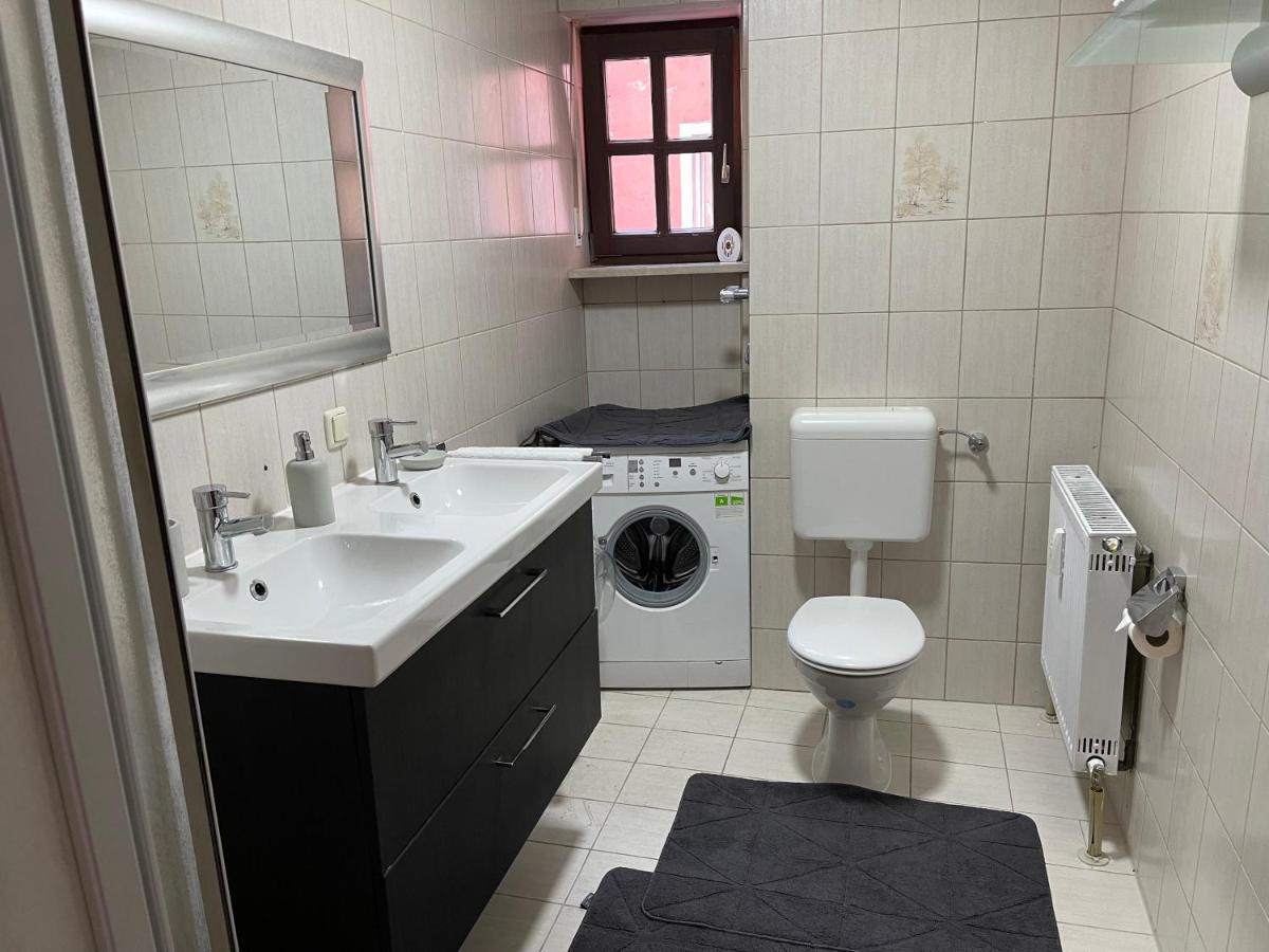 Helle Zwei-Zimmer-Stadt-Wohnung Am Bismarkplatz Mit Tiefgarage Landshut Exterior photo